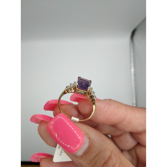 10kt Gold Amethyst ring - Picture 7 of 10